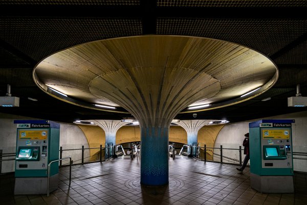 Discover Enchanting UK Coastal Cruises Highlighting Top Historical Tours of Quaint Towns